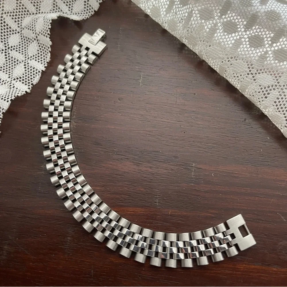 MoBeautyBae silver stainless